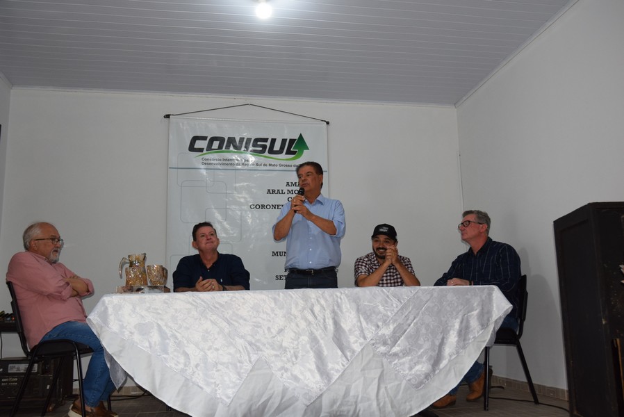 Iguatemi recebe o senador Nelsinho Trad para anunciar a liberação de emenda federal no valor de R$ 4,9 milhões para o Conisul