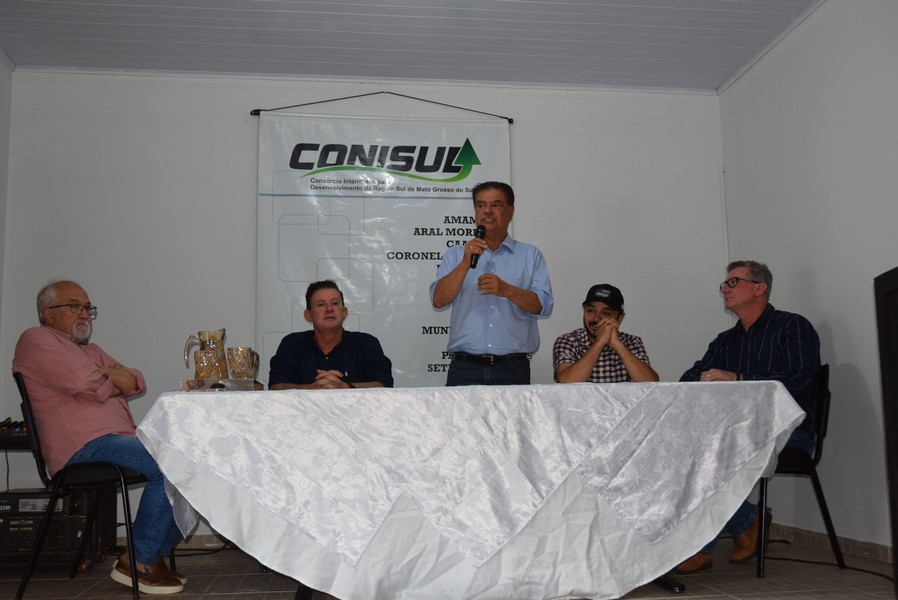 Iguatemi recebe o senador Nelsinho Trad para anunciar a liberação de emenda federal no valor de R$ 4,9 milhões para o Conisul