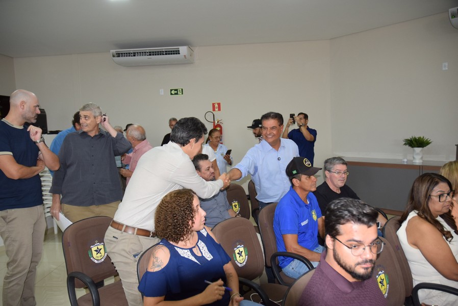 Iguatemi recebe o senador Nelsinho Trad para anunciar a liberação de emenda federal no valor de R$ 4,9 milhões para o Conisul