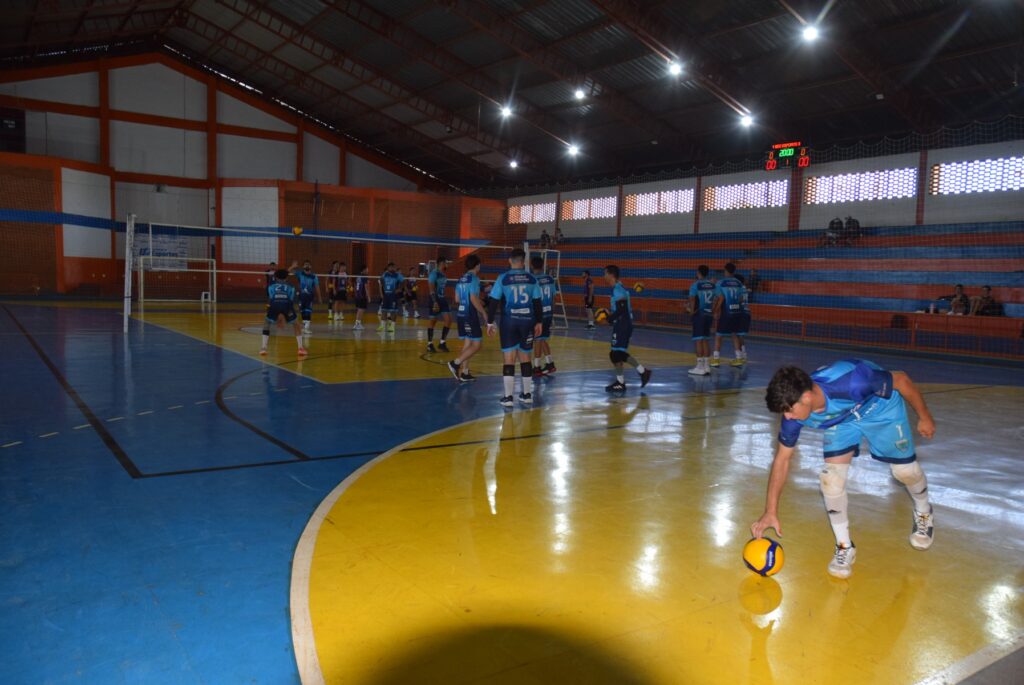 Equipes de Iguatemi se destacam na etapa do Cone Sul de vôlei masculino e feminino com 100% de aproveitamento