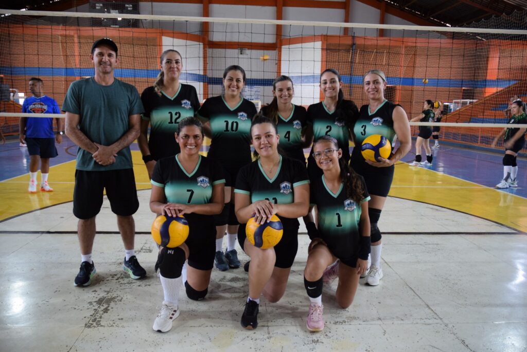 Equipes de Iguatemi se destacam na etapa do Cone Sul de vôlei masculino e feminino com 100% de aproveitamento