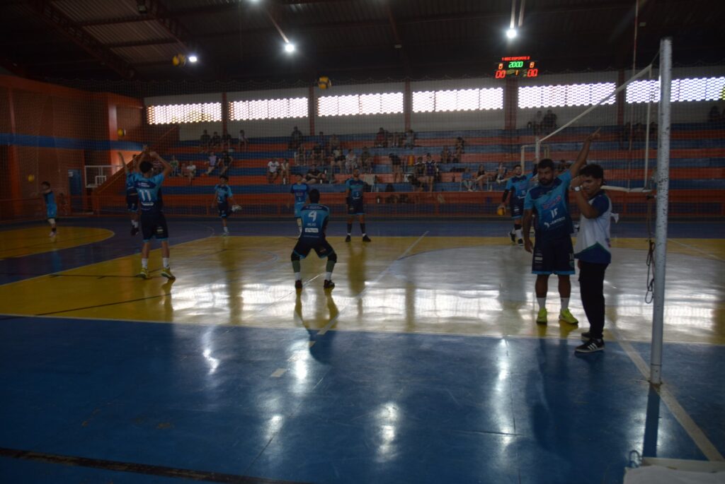 Equipes de Iguatemi se destacam na etapa do Cone Sul de vôlei masculino e feminino com 100% de aproveitamento