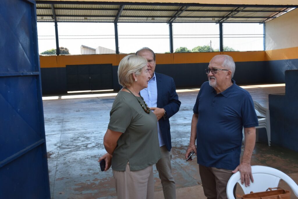 Prefeitura de Iguatemi entrega 87 títulos fundiários para famílias dos bairros Cherogami e Jardim Élida