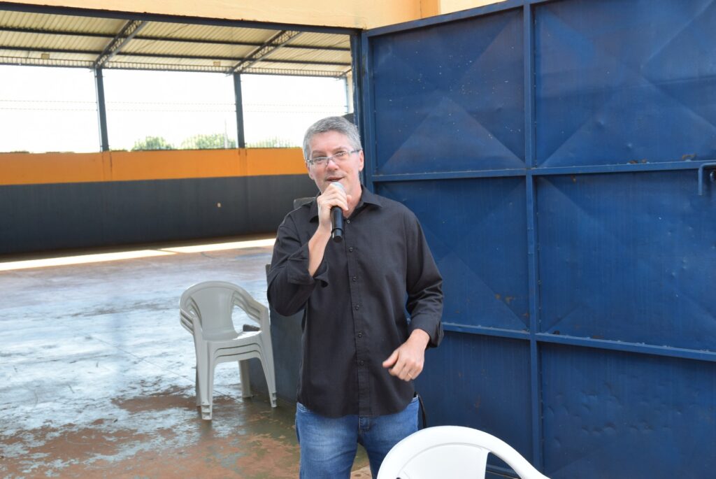 Prefeitura de Iguatemi entrega 87 títulos fundiários para famílias dos bairros Cherogami e Jardim Élida