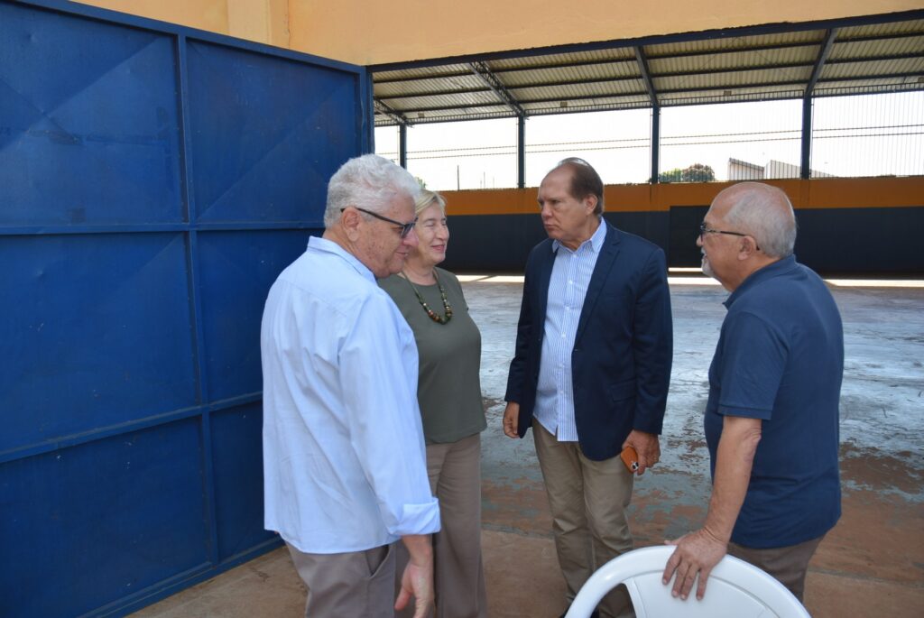 Prefeitura de Iguatemi entrega 87 títulos fundiários para famílias dos bairros Cherogami e Jardim Élida