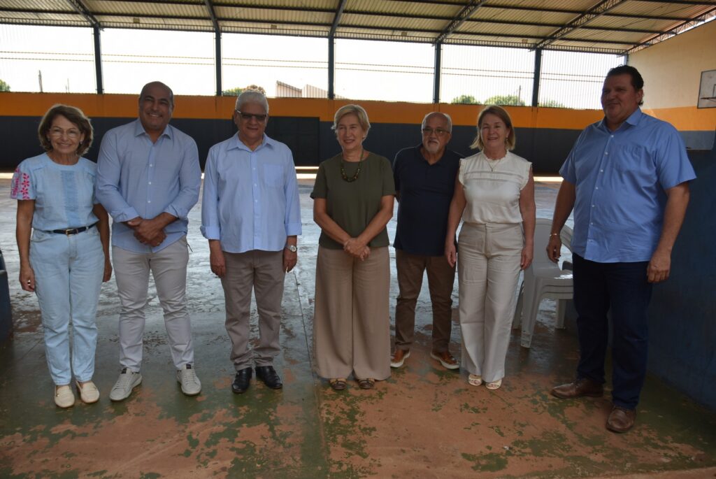 Prefeitura de Iguatemi entrega 87 títulos fundiários para famílias dos bairros Cherogami e Jardim Élida