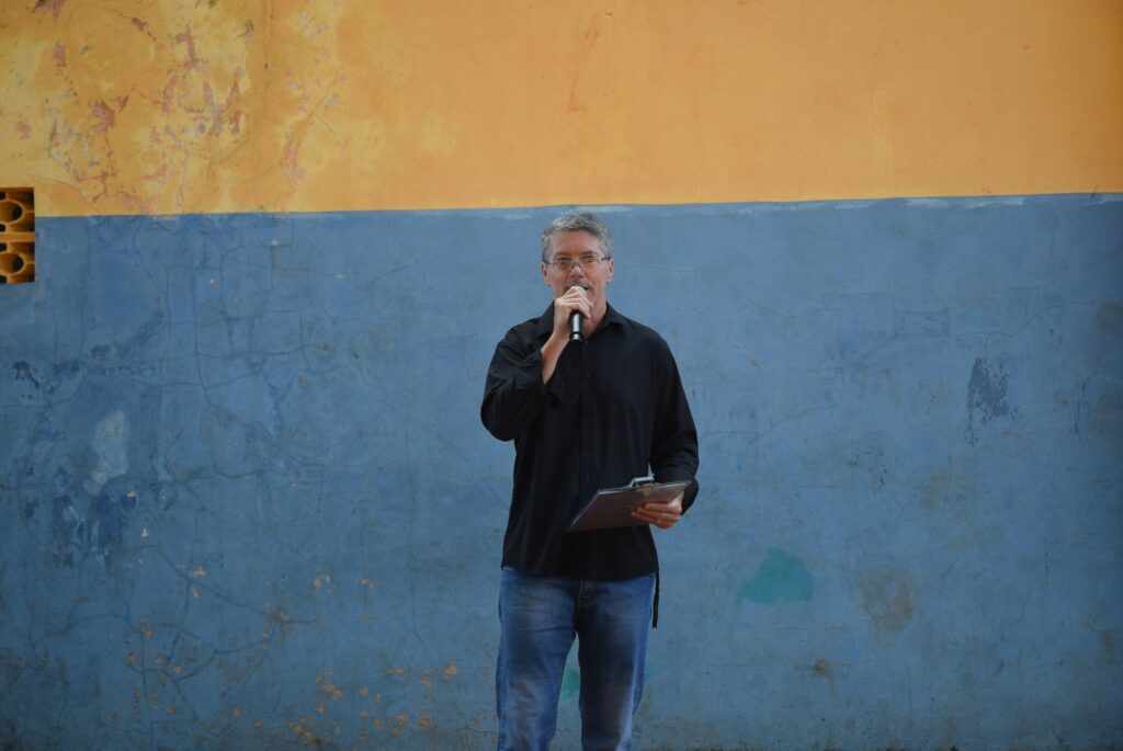 Prefeitura de Iguatemi entrega 87 títulos fundiários para famílias dos bairros Cherogami e Jardim Élida