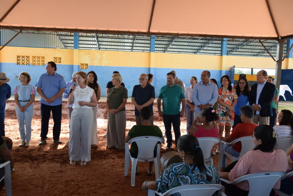 Prefeitura de Iguatemi entrega 87 títulos fundiários para famílias dos bairros Cherogami e Jardim Élida