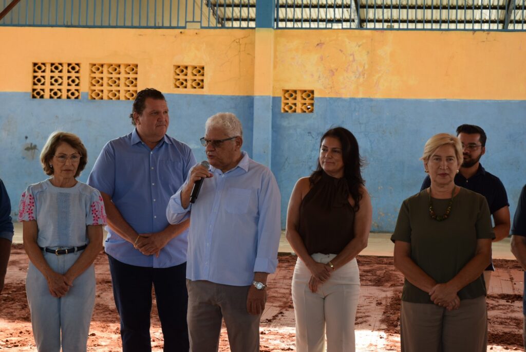 Prefeitura de Iguatemi entrega 87 títulos fundiários para famílias dos bairros Cherogami e Jardim Élida