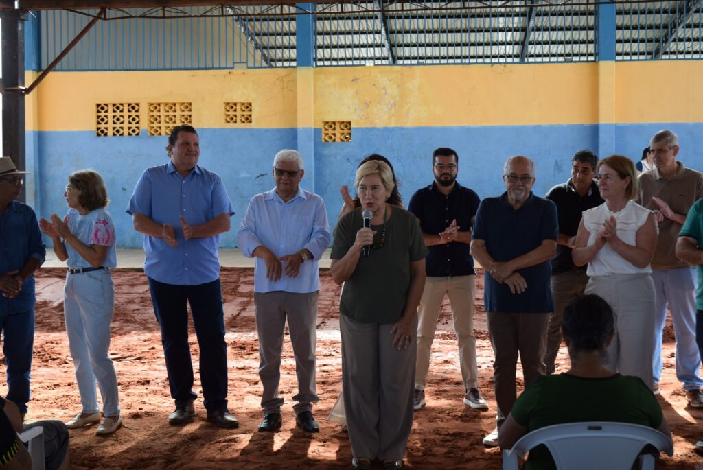 Prefeitura de Iguatemi entrega 87 títulos fundiários para famílias dos bairros Cherogami e Jardim Élida