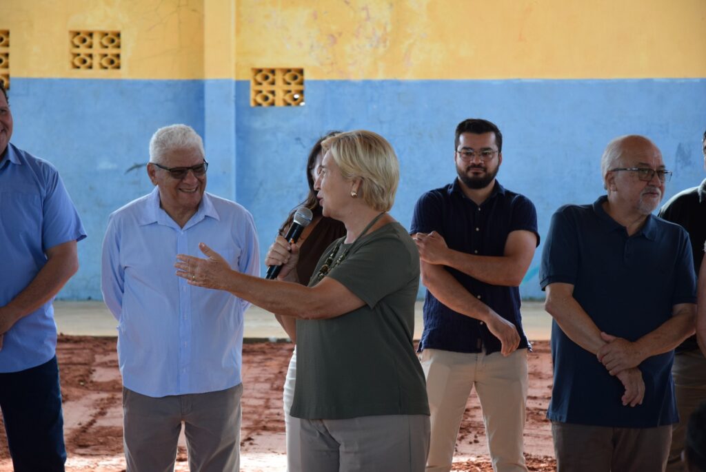 Prefeitura de Iguatemi entrega 87 títulos fundiários para famílias dos bairros Cherogami e Jardim Élida