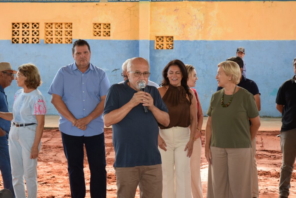 Prefeitura de Iguatemi entrega 87 títulos fundiários para famílias dos bairros Cherogami e Jardim Élida