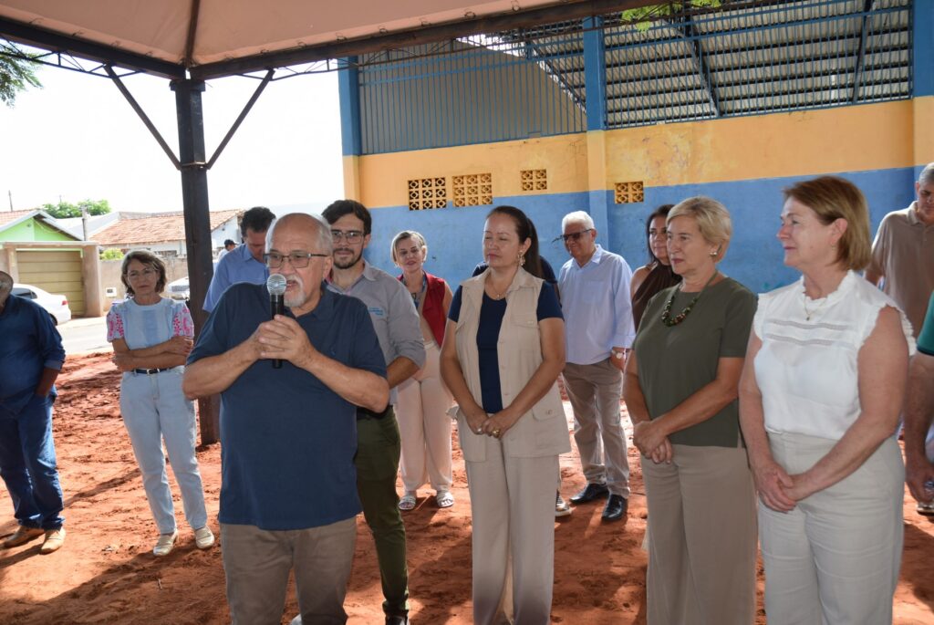 Prefeitura de Iguatemi entrega 87 títulos fundiários para famílias dos bairros Cherogami e Jardim Élida