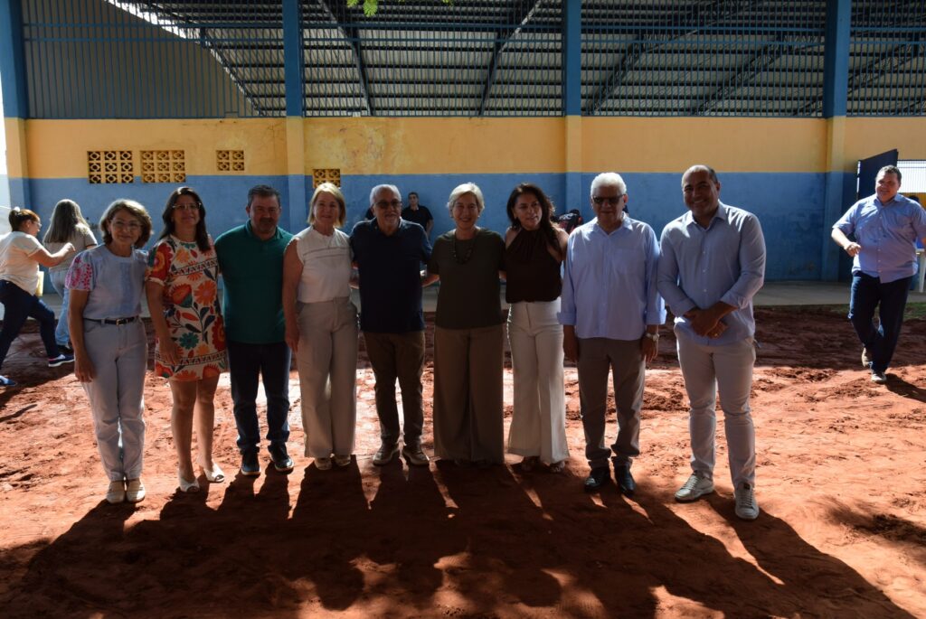 Prefeitura de Iguatemi entrega 87 títulos fundiários para famílias dos bairros Cherogami e Jardim Élida