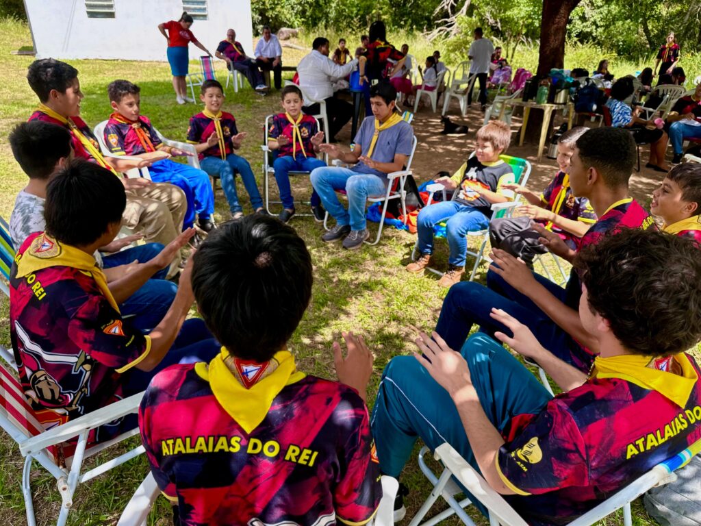 Desbravadores transformam sábado em missão na Aldeia Taquaperi, em Coronel Sapucaia Desbravadores transformam sábado em missão na Aldeia Taquaperi, em Coronel Sapucaia