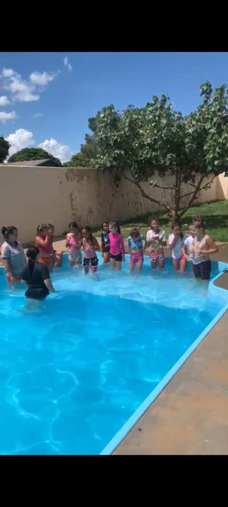 Iguatemi: Escola Municipal de Tempo Integral Tancredo Neves disponibiliza aulas de natação para mais de 250 estudantes