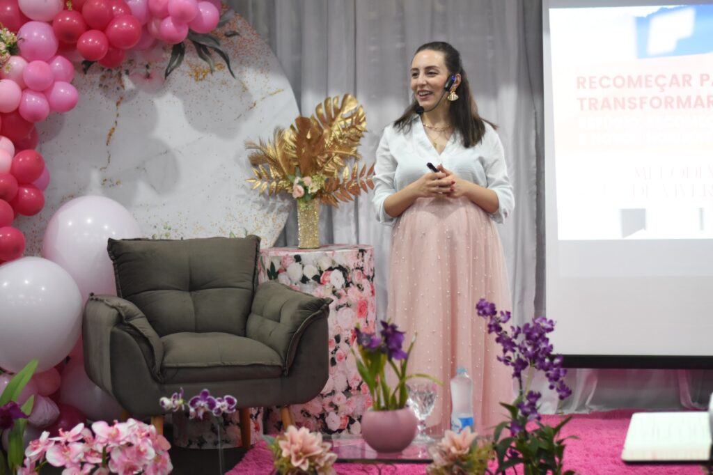 Semana da Mulher reúne participantes em palestra sobre novos horizontes em Tacuru