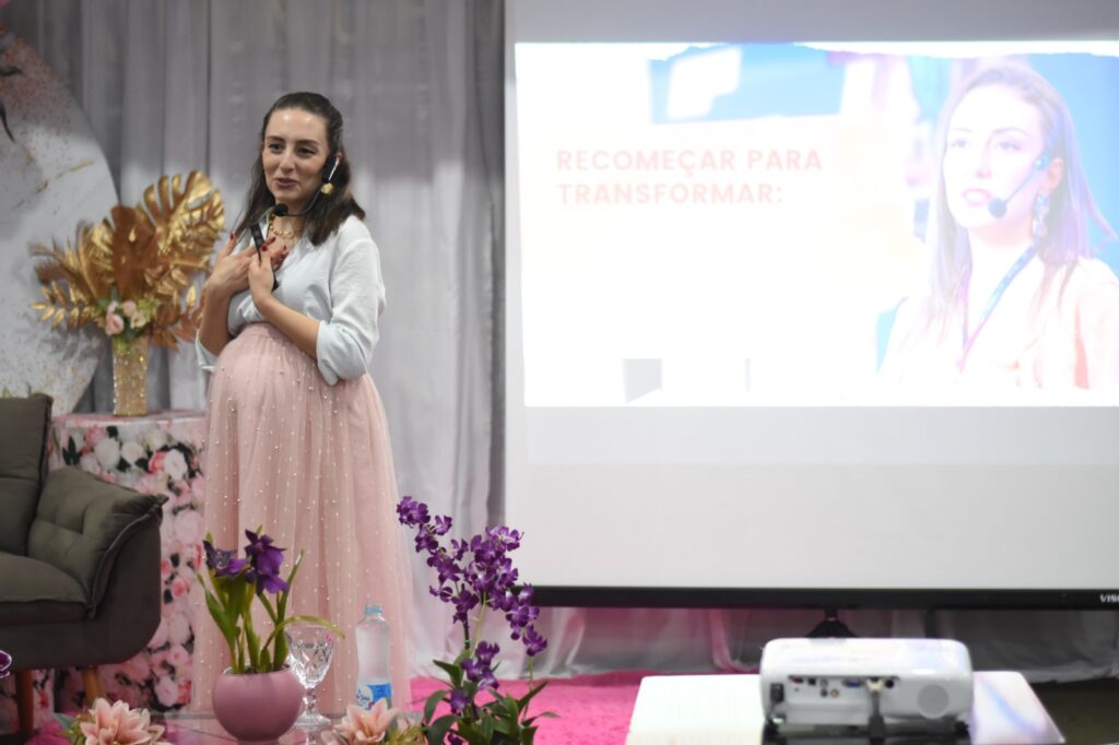 Semana da Mulher reúne participantes em palestra sobre novos horizontes em Tacuru