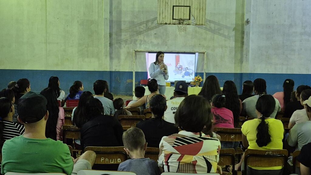 Amambai: Escola Júlio Manvailler promove palestra para pais sobre os riscos da infantolatria