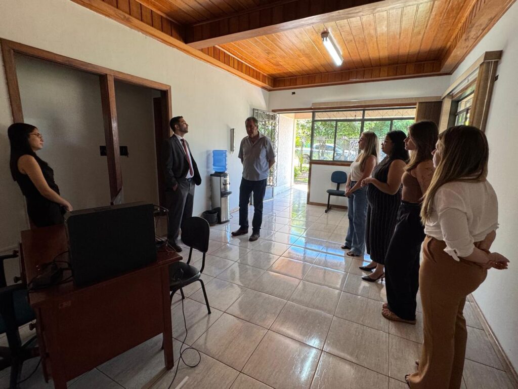 Promotor de Justiça realiza inspeção na Unidade de Acolhimento em Paranhos e participa de reunião no CREAS