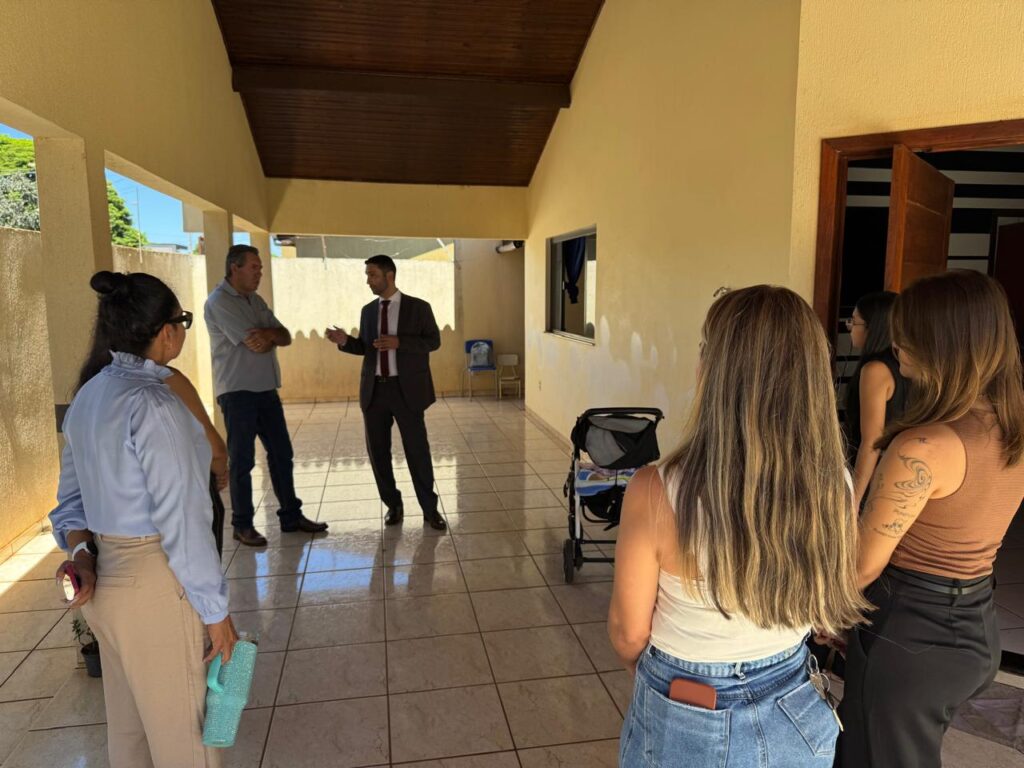 Promotor de Justiça realiza inspeção na Unidade de Acolhimento em Paranhos e participa de reunião no CREAS