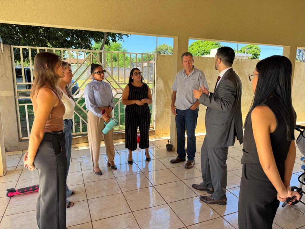 Promotor de Justiça realiza inspeção na Unidade de Acolhimento em Paranhos e participa de reunião no CREAS