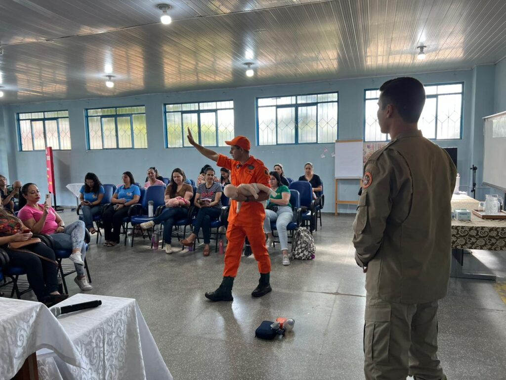 Professores da rede municipal participam de capacitação em primeiros socorros em Amambai