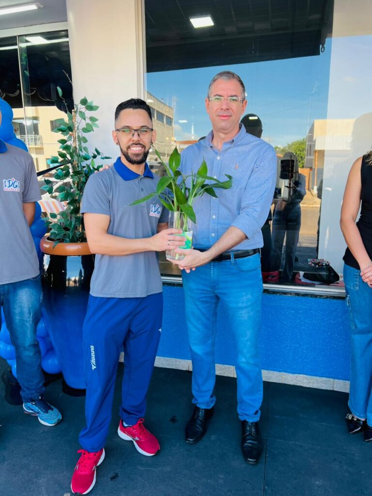 Barbearia DG é reinaugurada e simboliza força do empreendedorismo em Amambai