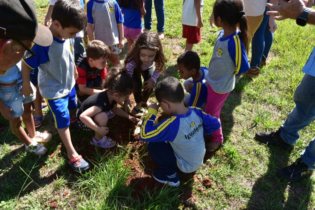 Iguatemi: Alunos do Pré I e Pré II da Educação Infantil Sala Arco-Íris participaram de aula sobre preservação ambiental Iguatemi: Alunos do Pré I e Pré II da Educação Infantil Sala Arco-Íris participaram de aula sobre preservação ambiental