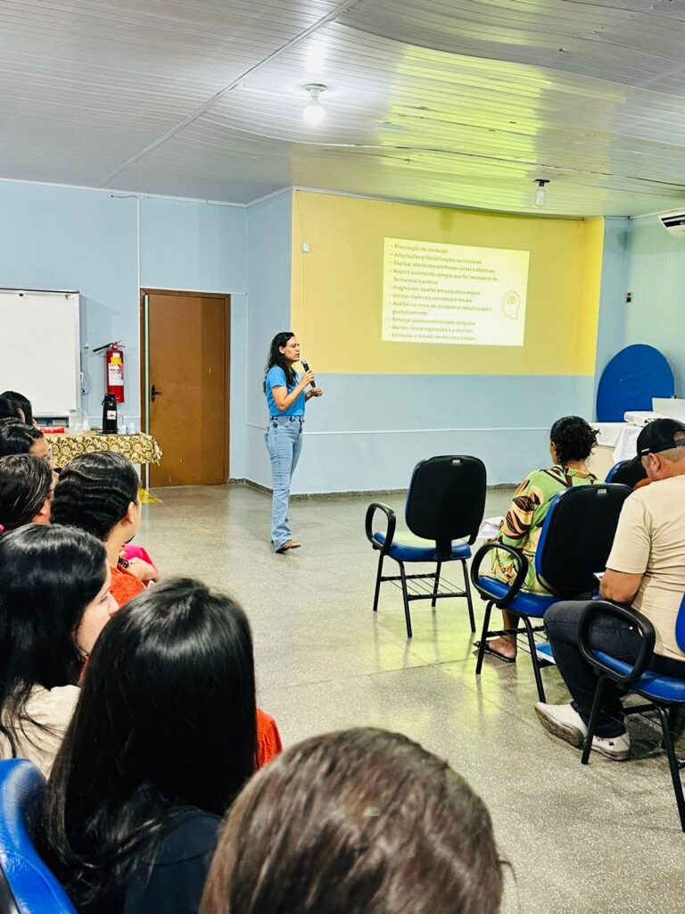 Amambai: Educação Especial realiza 2º Encontro Formativo com profissionais de apoio da Rede Municipal Amambai: Educação Especial realiza 2º Encontro Formativo com profissionais de apoio da Rede Municipal