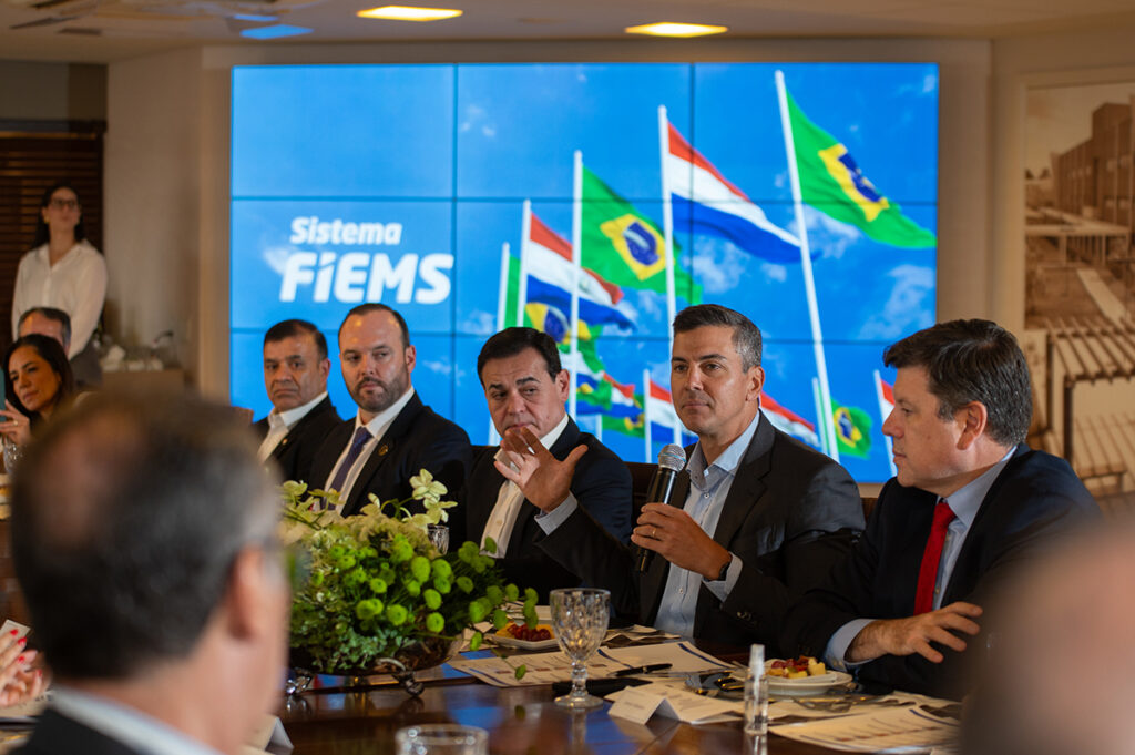 Longen recebe presidente do Paraguai para integração empresarial entre os dois países