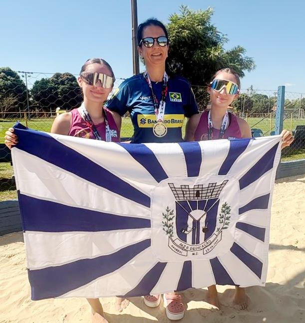 Dupla de Amambai é campeã de competição estadual de vôlei de praia em Jardim