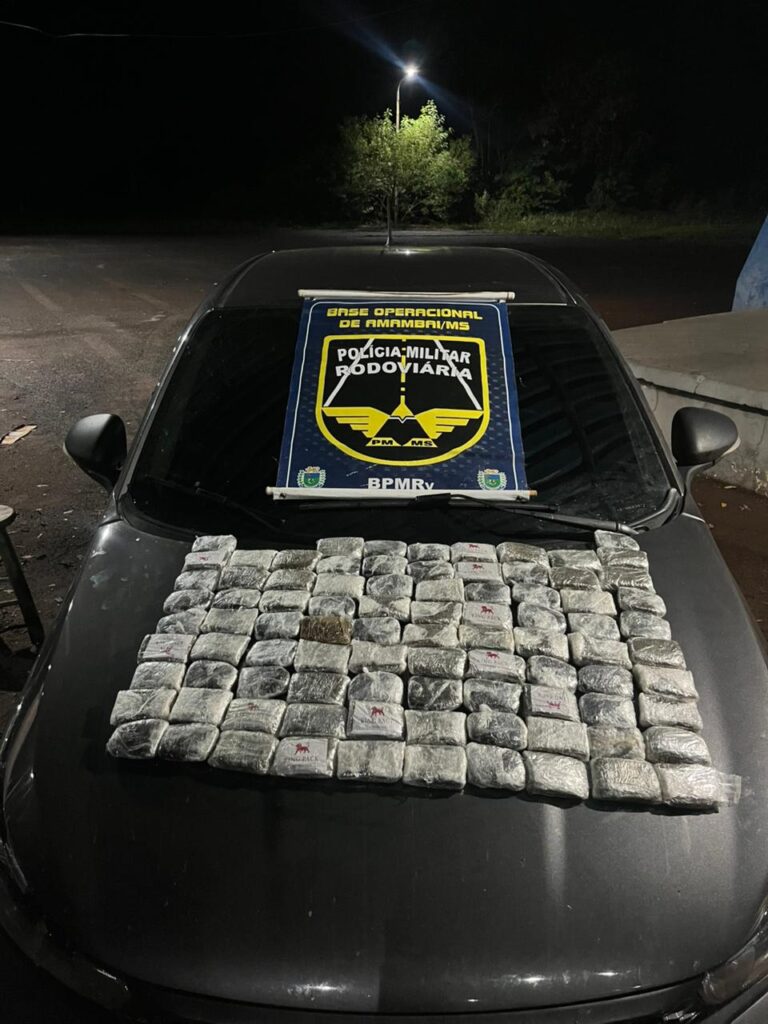 BPMRv prende homem por tráfico de drogas e apreende haxixe avaliado em R$ 900 mil na MS-156, em Amambai BPMRv prende homem por tráfico de drogas e apreende haxixe avaliado em R$ 900 mil na MS-156, em Amambai