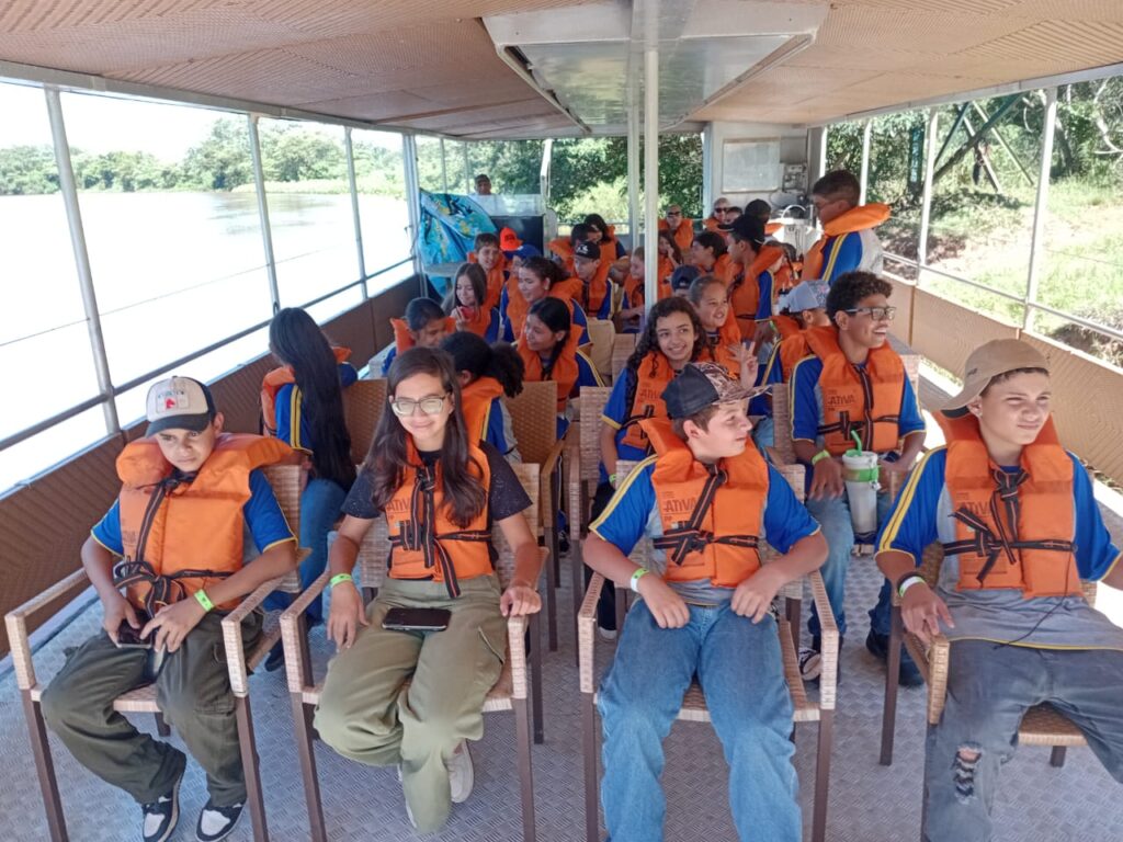 Iguatemi: Alunos da Escola Municipal João Paulo I, no Assentamento Rancho Loma, participam de atividades alusivas ao Dia Mundial da Água Iguatemi: Alunos da Escola Municipal João Paulo I, no Assentamento Rancho Loma, participam de atividades alusivas ao Dia Mundial da Água