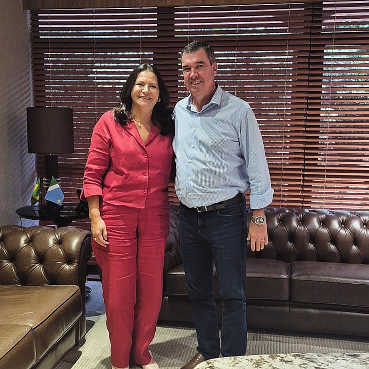 Prefeita de Caarapó cumpre agenda com governador e discute projetos para o município