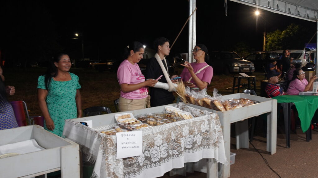 Prefeitura de Juti inaugura Feira do Produtor e entrega trator agrícola para fortalecimento da agricultura familiar Prefeitura de Juti inaugura Feira do Produtor e entrega trator agrícola para fortalecimento da agricultura familiar