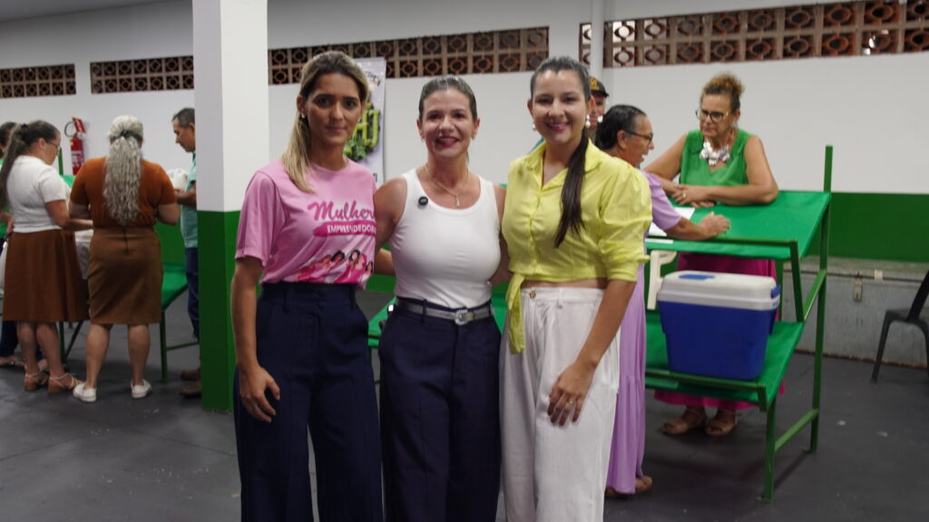 Prefeitura de Juti inaugura Feira do Produtor e entrega trator agrícola para fortalecimento da agricultura familiar Prefeitura de Juti inaugura Feira do Produtor e entrega trator agrícola para fortalecimento da agricultura familiar