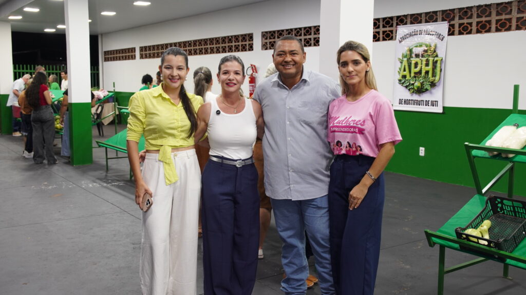 Prefeitura de Juti inaugura Feira do Produtor e entrega trator agrícola para fortalecimento da agricultura familiar Prefeitura de Juti inaugura Feira do Produtor e entrega trator agrícola para fortalecimento da agricultura familiar