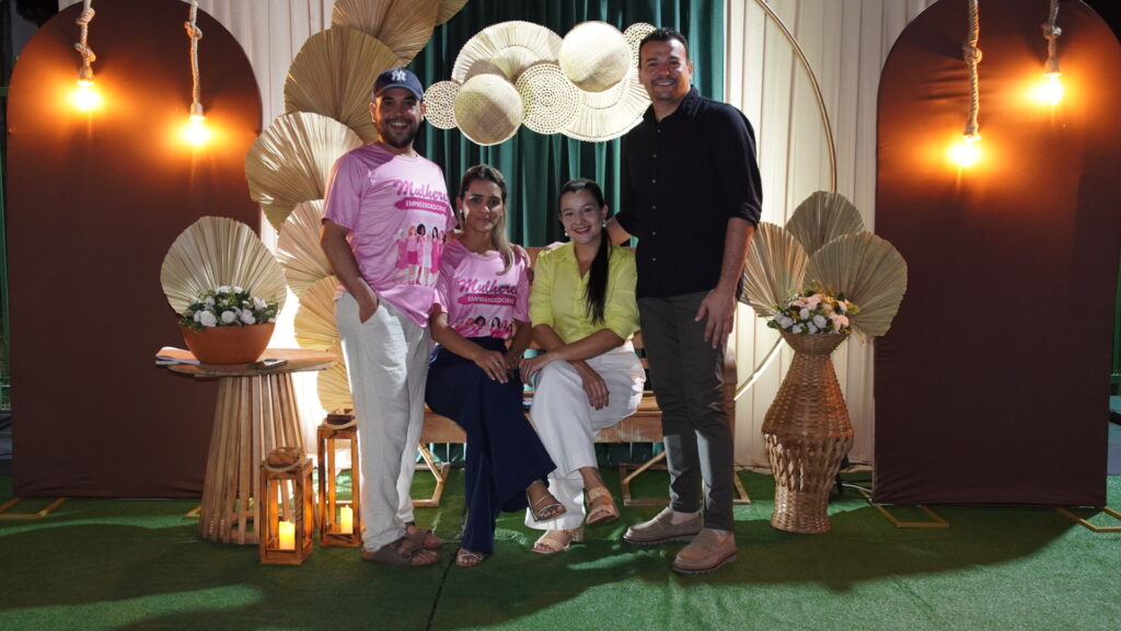 Prefeitura de Juti inaugura Feira do Produtor e entrega trator agrícola para fortalecimento da agricultura familiar Prefeitura de Juti inaugura Feira do Produtor e entrega trator agrícola para fortalecimento da agricultura familiar