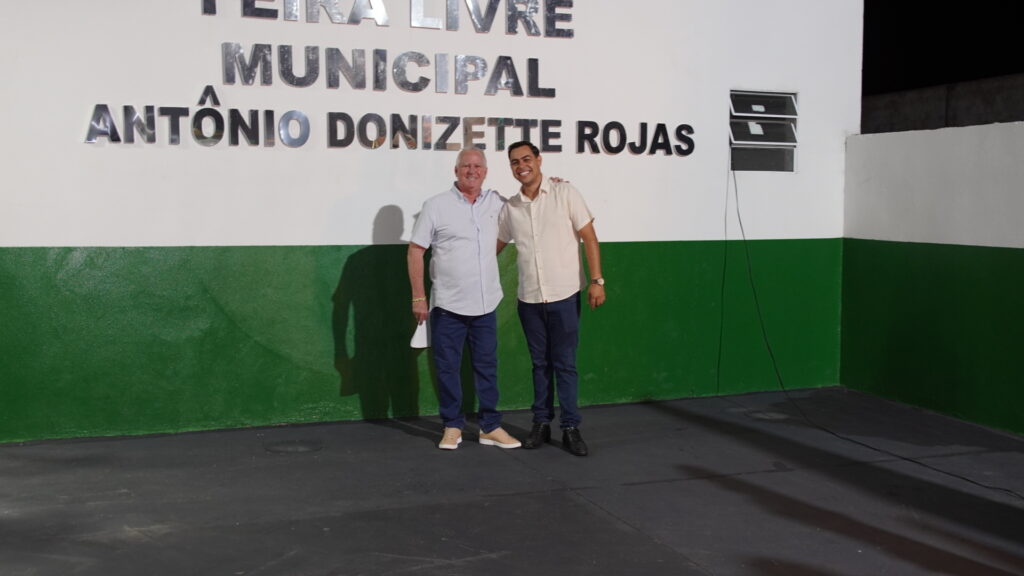 Prefeitura de Juti inaugura Feira do Produtor e entrega trator agrícola para fortalecimento da agricultura familiar Prefeitura de Juti inaugura Feira do Produtor e entrega trator agrícola para fortalecimento da agricultura familiar