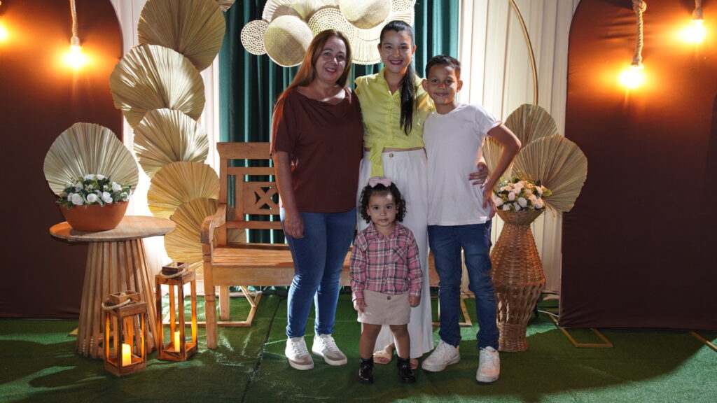 Prefeitura de Juti inaugura Feira do Produtor e entrega trator agrícola para fortalecimento da agricultura familiar Prefeitura de Juti inaugura Feira do Produtor e entrega trator agrícola para fortalecimento da agricultura familiar
