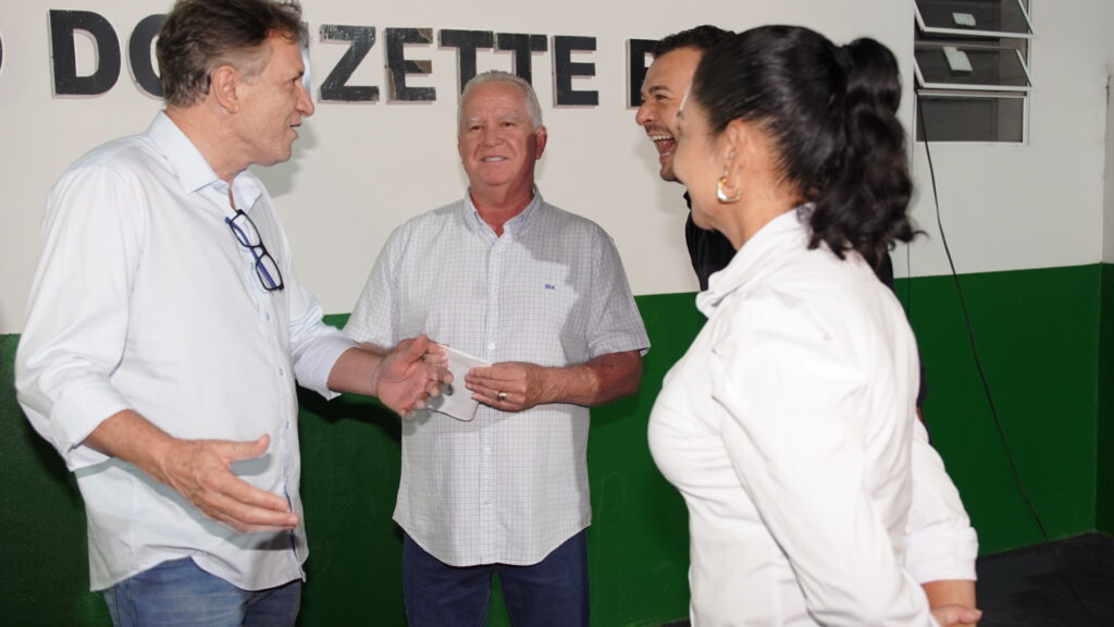Prefeitura de Juti inaugura Feira do Produtor e entrega trator agrícola para fortalecimento da agricultura familiar Prefeitura de Juti inaugura Feira do Produtor e entrega trator agrícola para fortalecimento da agricultura familiar