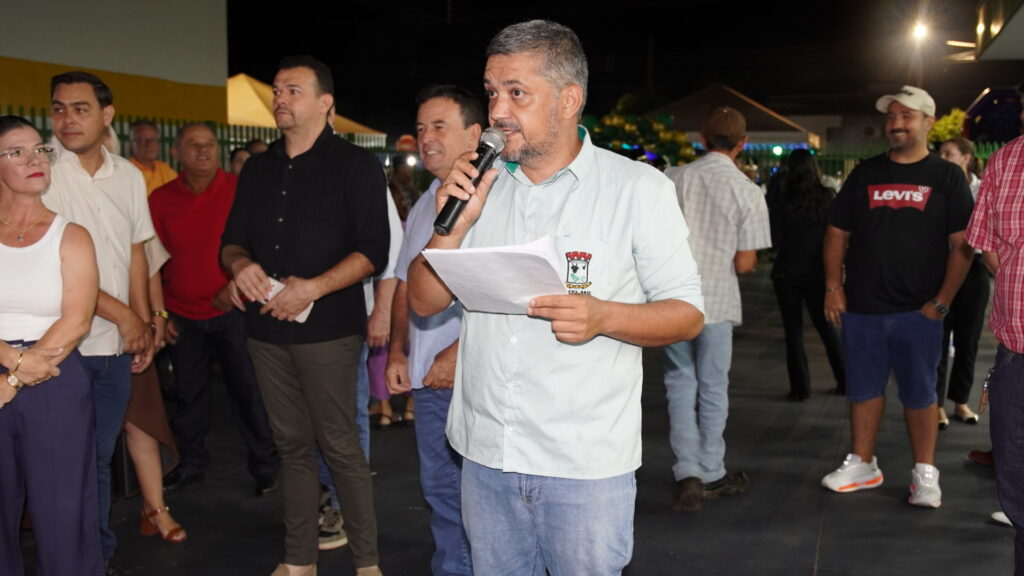 Prefeitura de Juti inaugura Feira do Produtor e entrega trator agrícola para fortalecimento da agricultura familiar Prefeitura de Juti inaugura Feira do Produtor e entrega trator agrícola para fortalecimento da agricultura familiar