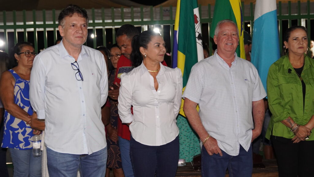 Prefeitura de Juti inaugura Feira do Produtor e entrega trator agrícola para fortalecimento da agricultura familiar Prefeitura de Juti inaugura Feira do Produtor e entrega trator agrícola para fortalecimento da agricultura familiar