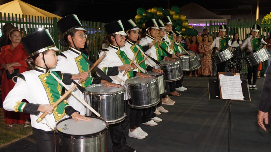 Prefeitura de Juti inaugura Feira do Produtor e entrega trator agrícola para fortalecimento da agricultura familiar Prefeitura de Juti inaugura Feira do Produtor e entrega trator agrícola para fortalecimento da agricultura familiar