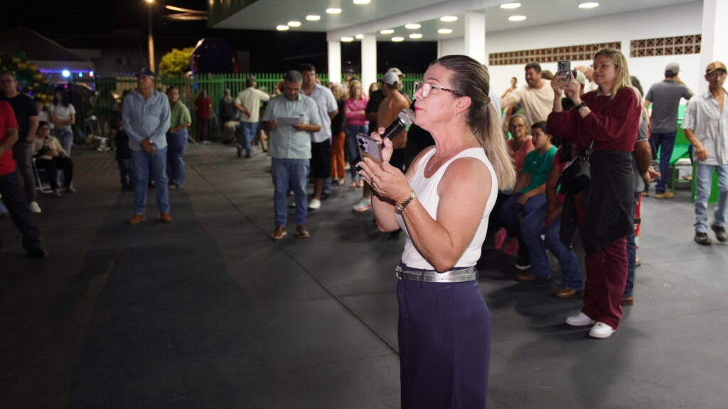 Prefeitura de Juti inaugura Feira do Produtor e entrega trator agrícola para fortalecimento da agricultura familiar Prefeitura de Juti inaugura Feira do Produtor e entrega trator agrícola para fortalecimento da agricultura familiar