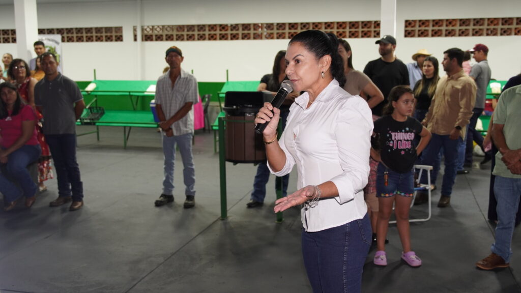 Prefeitura de Juti inaugura Feira do Produtor e entrega trator agrícola para fortalecimento da agricultura familiar Prefeitura de Juti inaugura Feira do Produtor e entrega trator agrícola para fortalecimento da agricultura familiar