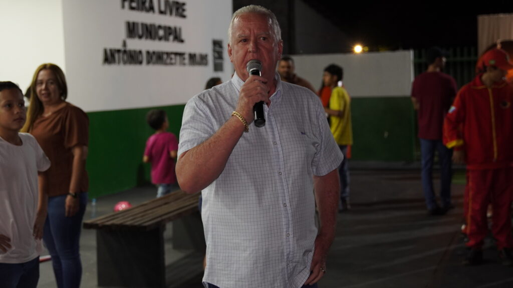 Prefeitura de Juti inaugura Feira do Produtor e entrega trator agrícola para fortalecimento da agricultura familiar Prefeitura de Juti inaugura Feira do Produtor e entrega trator agrícola para fortalecimento da agricultura familiar