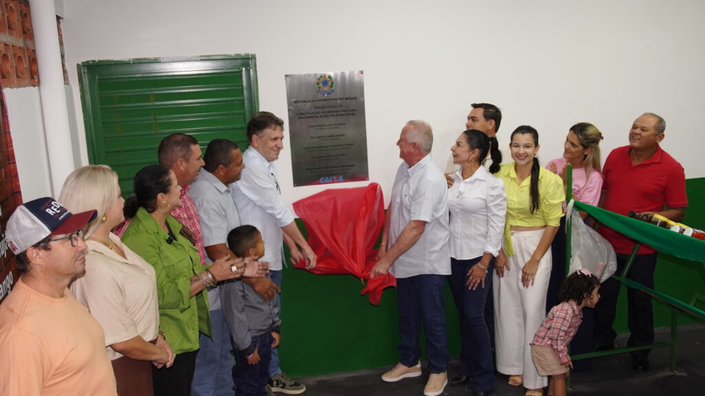 Prefeitura de Juti inaugura Feira do Produtor e entrega trator agrícola para fortalecimento da agricultura familiar Prefeitura de Juti inaugura Feira do Produtor e entrega trator agrícola para fortalecimento da agricultura familiar