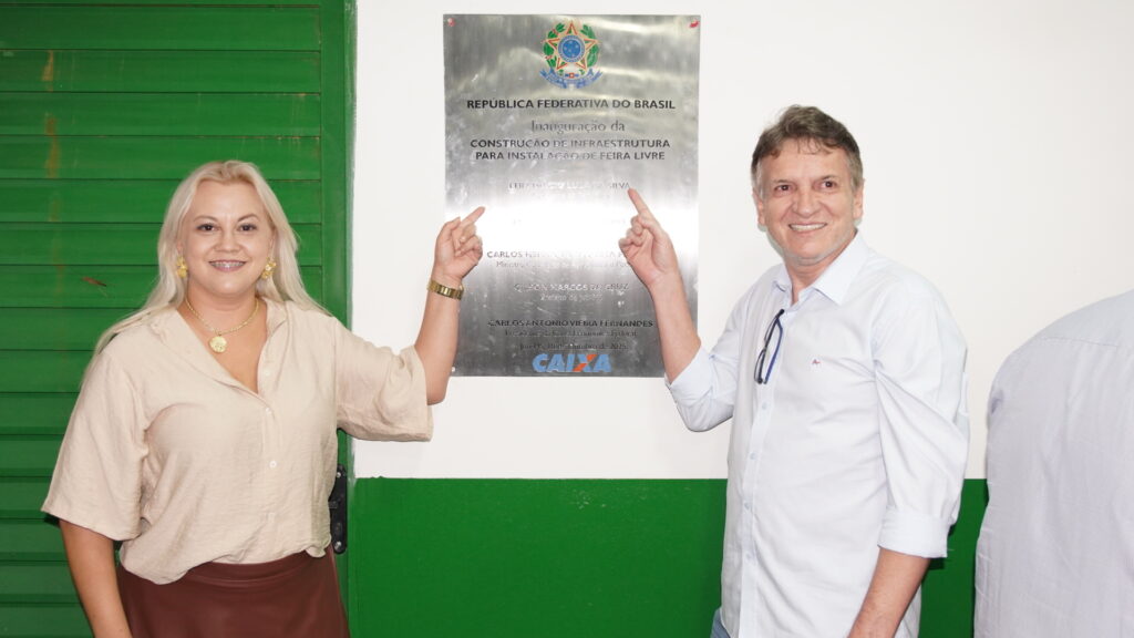 Prefeitura de Juti inaugura Feira do Produtor e entrega trator agrícola para fortalecimento da agricultura familiar Prefeitura de Juti inaugura Feira do Produtor e entrega trator agrícola para fortalecimento da agricultura familiar